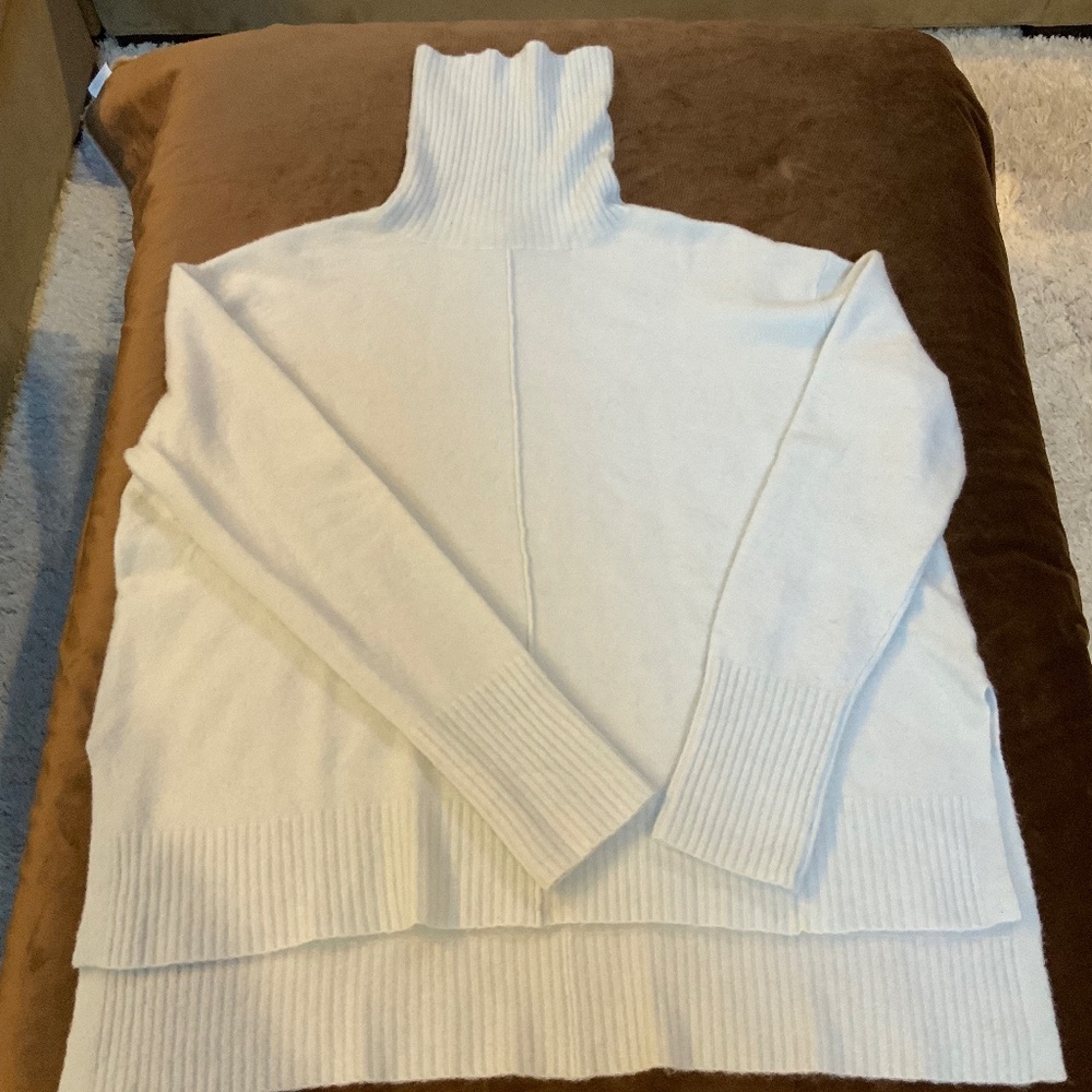 Athleta blue M Turtleneck Sweater Alpine Cottagecore Coastal Scandi Minimalist